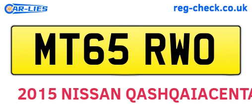 MT65RWO are the vehicle registration plates.