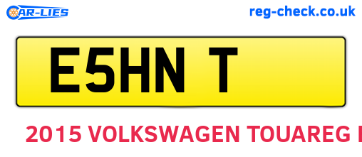 E5HNT are the vehicle registration plates.