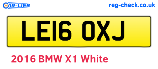LE16OXJ are the vehicle registration plates.