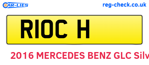 R1OCH are the vehicle registration plates.