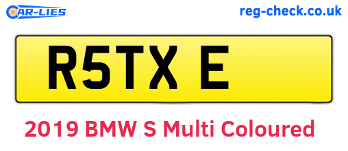 R5TXE are the vehicle registration plates.