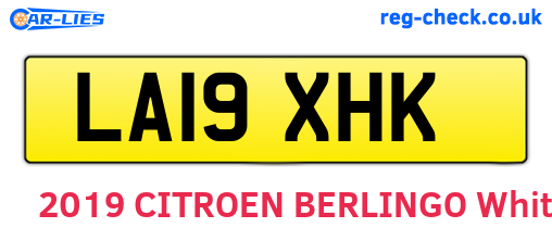 LA19XHK are the vehicle registration plates.