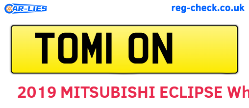 TOM10N are the vehicle registration plates.