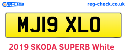 MJ19XLO are the vehicle registration plates.