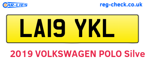 LA19YKL are the vehicle registration plates.