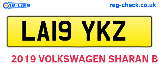 LA19YKZ are the vehicle registration plates.