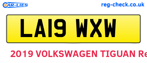 LA19WXW are the vehicle registration plates.