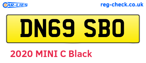 DN69SBO are the vehicle registration plates.