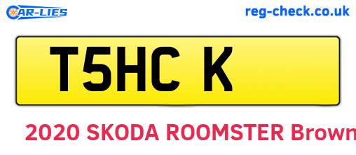 T5HCK are the vehicle registration plates.